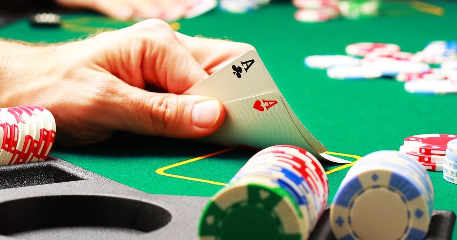 Cách đọc bài đối thủ trong Poker giúp bạn giành chiến thắng - Ảnh 2